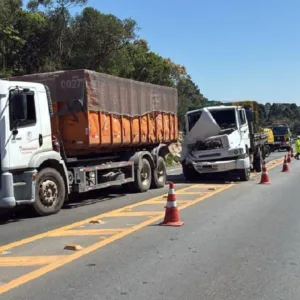 Criança de seis anos morre em grave acidente de caminhão; socorristas choram após atendimento - Imagem: reprodução/ Massa