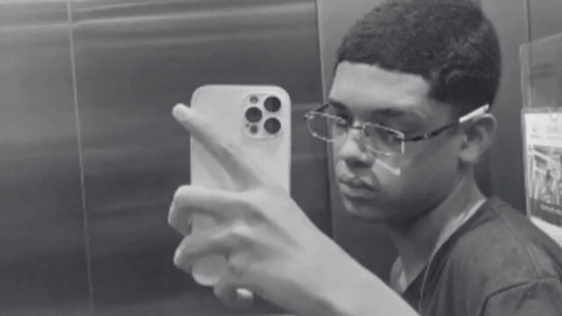 Adolescente de 16 anos é morto a facadas após reagir a roubo de celular | Foto: reprodução / redes sociais Adolescente de 16 anos é morto a facadas após reagir a roubo de celular | Foto: reprodução / redes sociais