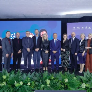 Marcia Sardá Espindola assume presidência da ACAFE