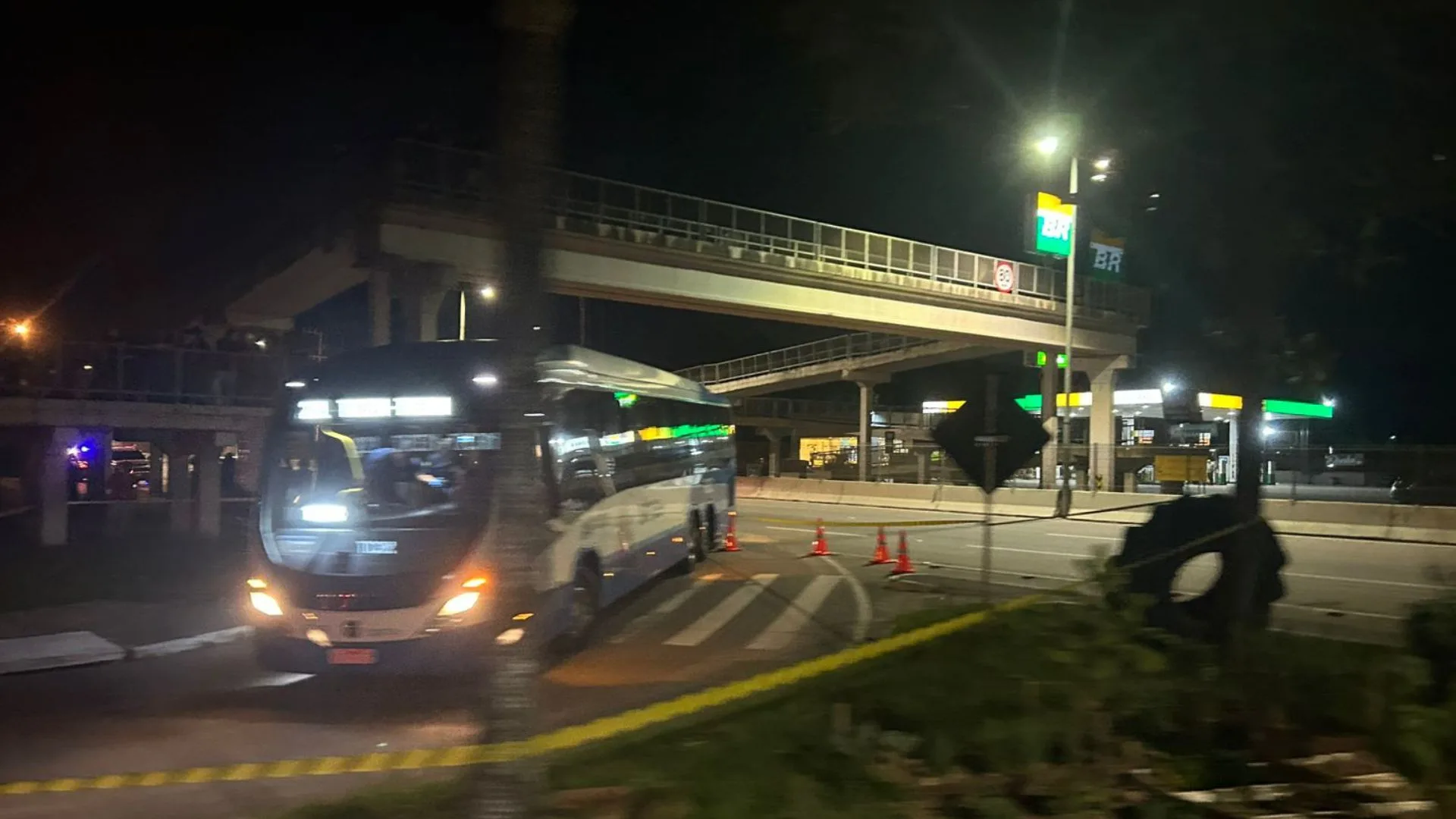 Criança de cinco anos morre atropelada por ônibus em Florianópolis – Imagem: Pedro Correa / SCC10