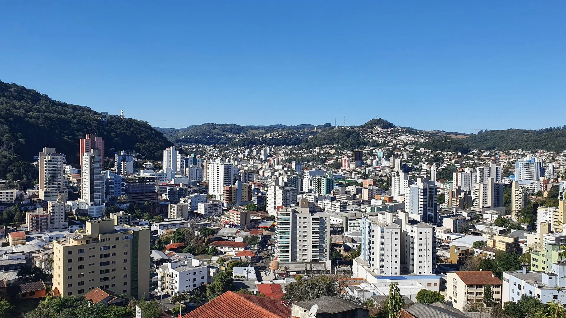 Município de SC anuncia dois concursos públicos com salário de até R$ 24,2 mil – Imagem: reprodução Município de SC anuncia dois concursos públicos com salário de até R$ 24,2 mil – Imagem: reprodução