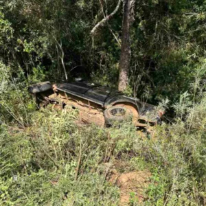 Mulher morre após saída de pista e capotamento na BR-282 na Serra de SC