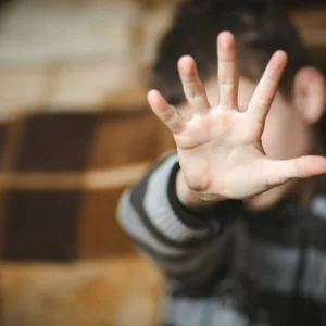 Abandono de incapaz: mães deixam filhos sozinhos e vão a festa | Foto: reprodução.