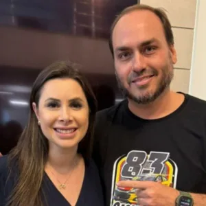 Carlos Bolsonaro confirma ele próprio e Caroline de Toni como pré-candidatos ao Senado por SC | Foto: Internet/Reprodução