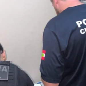 Homem é preso em flagrante por armazenar pornografia infantil em SC | Foto: divulgação / PCSC 