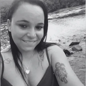 Quem era a mulher morta com mais de 20 facadas pelo ex-marido na Serra de SC | Foto: Redes sociais/Reprodução