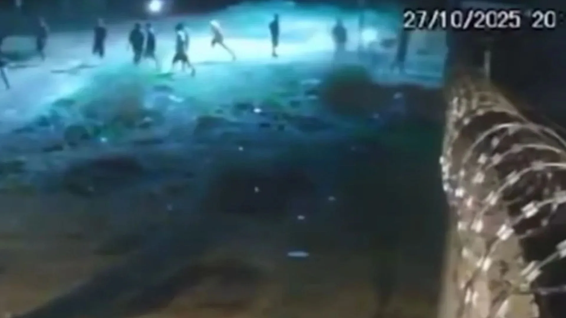 Criança fica gravemente ferida após ser espancada por adolescentes – Imagem: reprodução/ Metrópoles Criança fica gravemente ferida após ser espancada por adolescentes – Imagem: reprodução/ Metrópoles