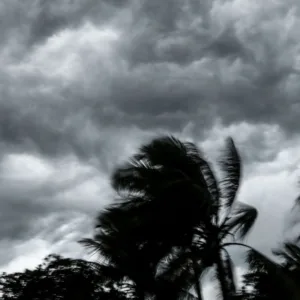 Frente fria e ciclone colocam SC em alerta de 'perigo' para tempestades