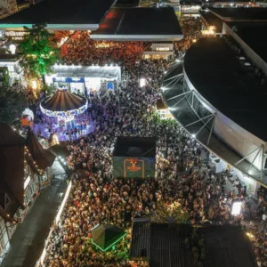 Oktoberfest Blumenau 2025 terá futebol alemão e ex-jogadores históricos no Spaten Garten | Foto: Giovanni Silva/PMB