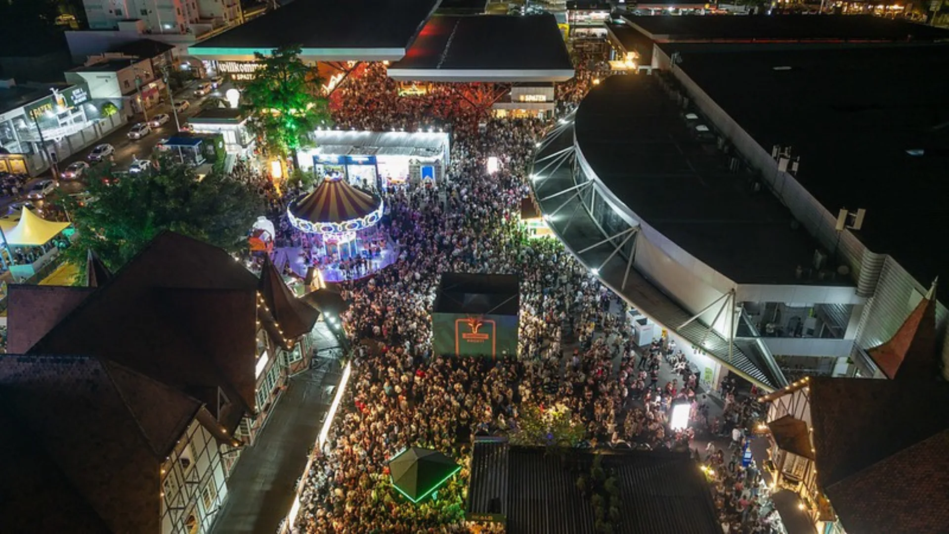 Oktoberfest Blumenau 2025 terá futebol alemão e ex-jogadores históricos no Spaten Garten | Foto: Giovanni Silva/PMB