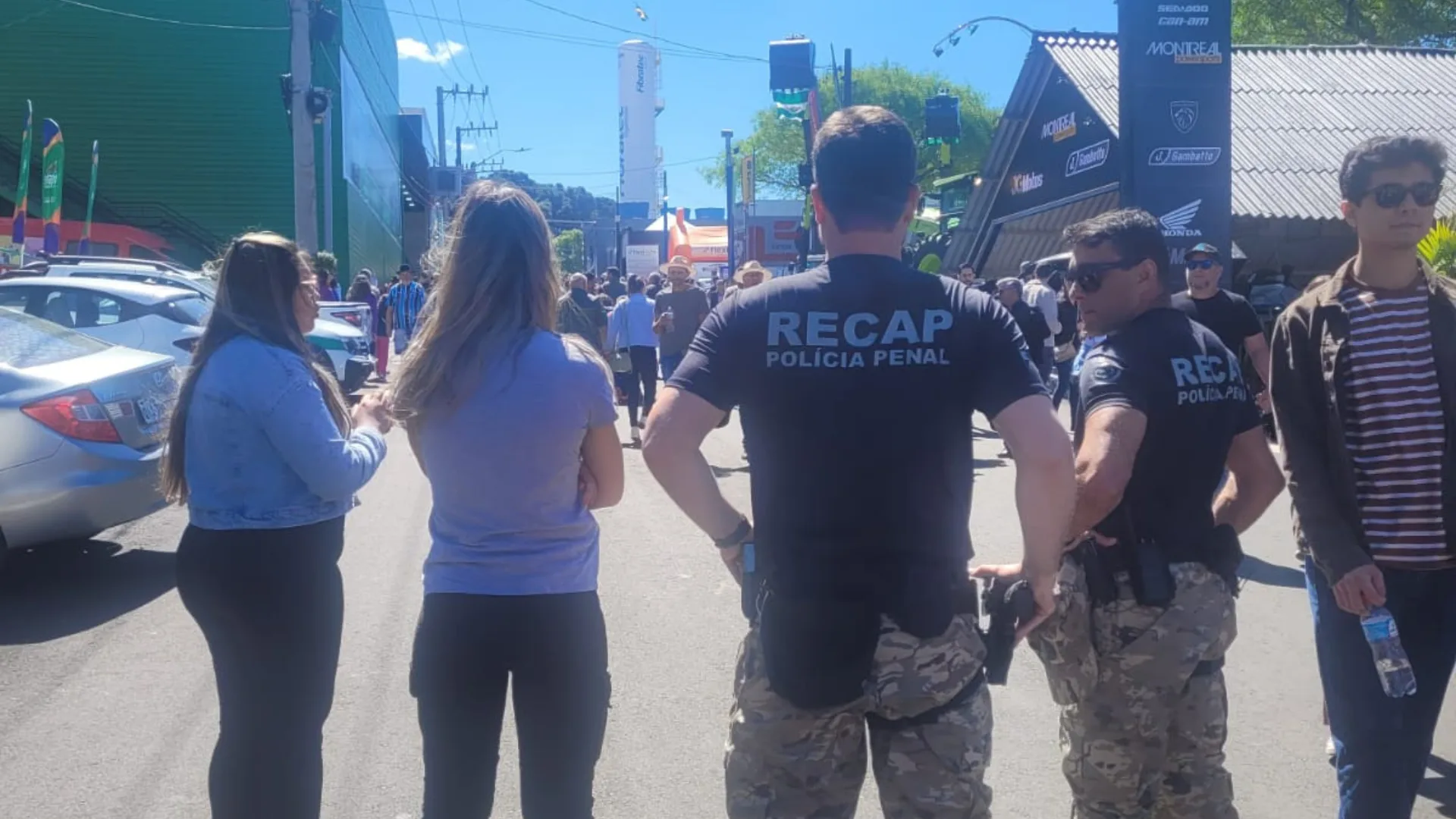 Mulher com tornozeleira é flagrada fora do horário permitido durante último dia da Efapi em Chapecó | Imagem: Polícia Militar de SC
