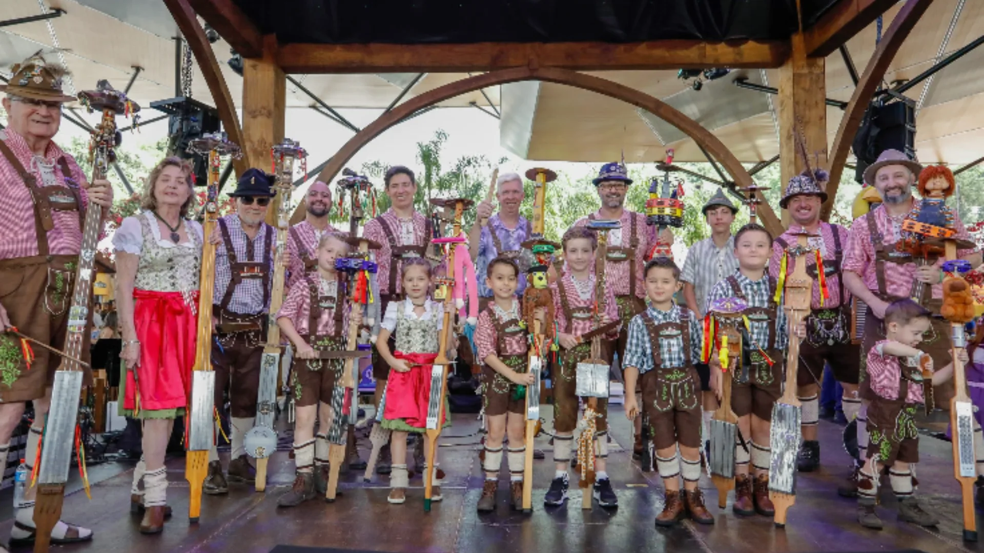 Encontro de tocadores de Teufelsgeige leva tradição e ritmo à 40ª Oktoberfest Blumenau | Foto: Giovanni Silva