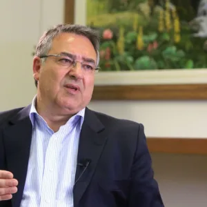 Raimundo Colombo no SCC Meio Dia: polarização, desafios de SC e projeções para 2026