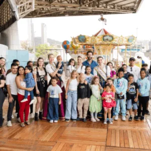 Crianças em tratamento oncológico participam de manhã de diversão na Oktoberfest Blumenau | Foto: Daniel Zimmermann