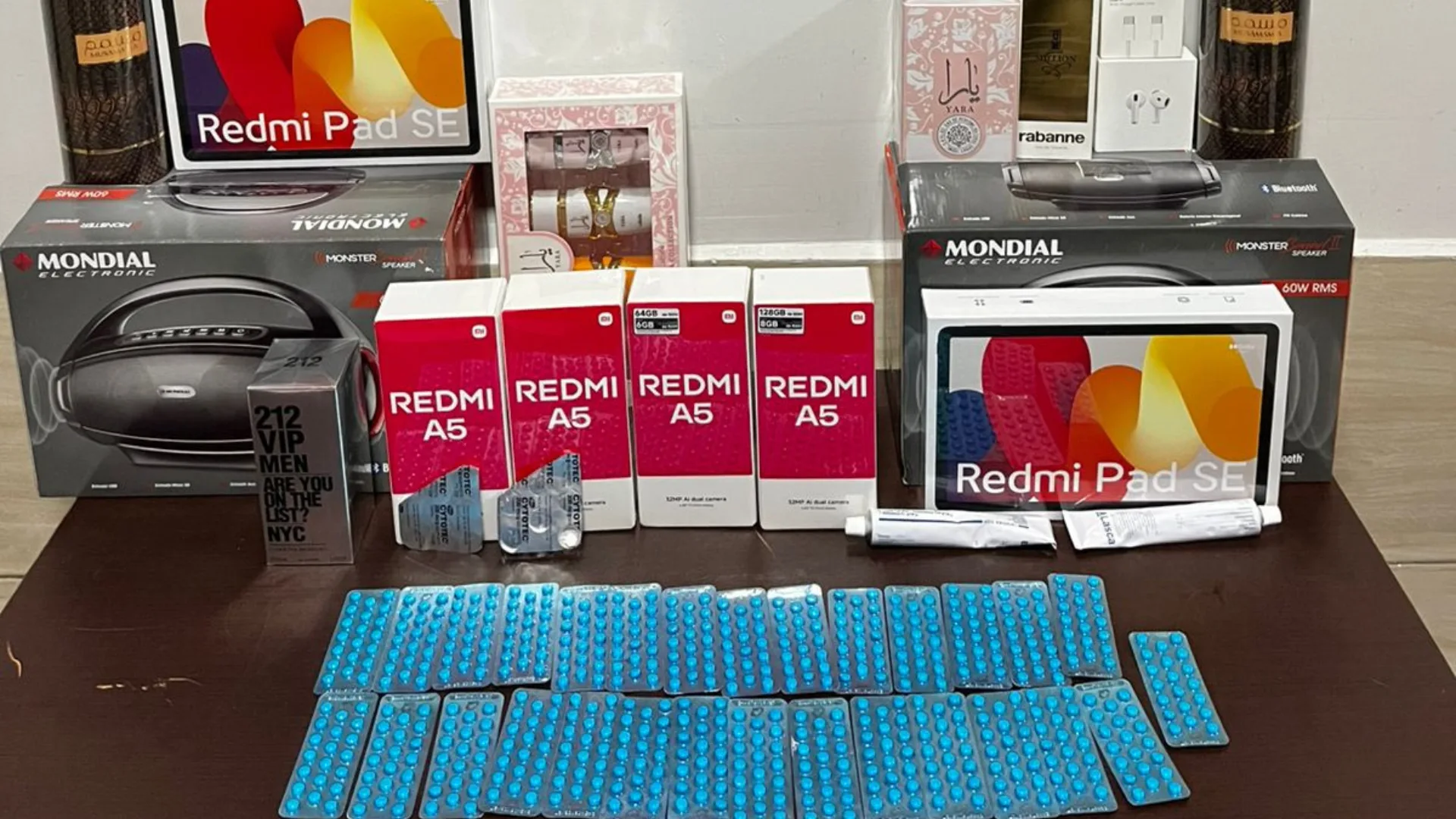 Viagra e comprimidos abortivos de origem paraguaia são apreendidos em SC | Imagem: PMRv/Cedido Viagra e comprimidos abortivos de origem paraguaia são apreendidos em SC | Imagem: PMRv/Cedido