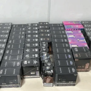 Jovem é preso em SC com mais de 300 cigarros eletrônicos no terminal rodoviário | Imagem: Polícia Militar de Blumenau