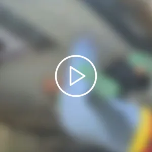 Vídeo chocante mostra idoso sendo jogado de segundo andar de prédio | Foto: Redes sociais/Reprodução