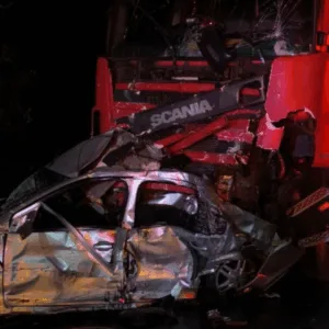 Imagens impressionantes! Grave acidente na BR-101 deixa uma pessoa morta e 11 feridas em SC | Imagem: Corpo de Bombeiros de SC