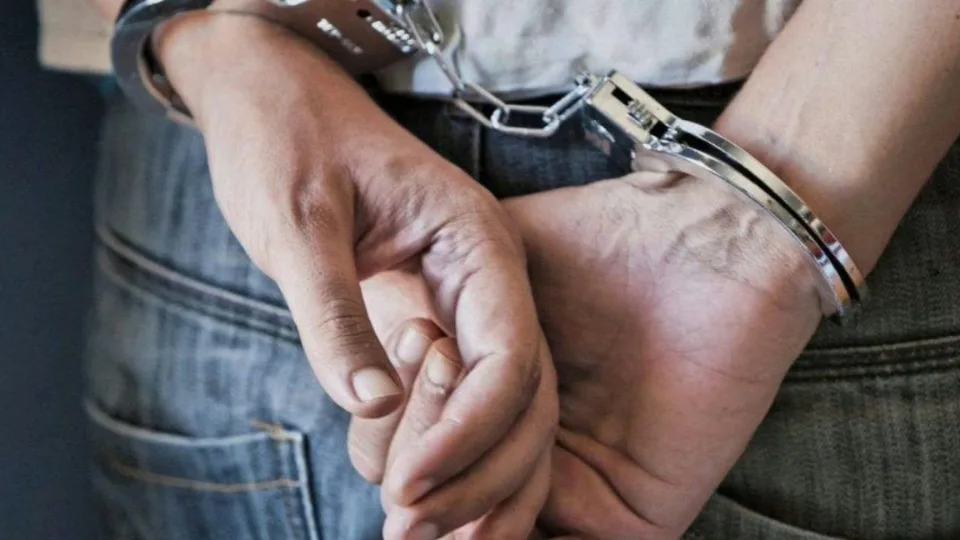 Casal condenado por matar homem com filha no colo em borracharia de SC | Imagem ilustrativa
