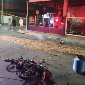 Motorista embriagada invade pista contrária em SC e mata motociclista