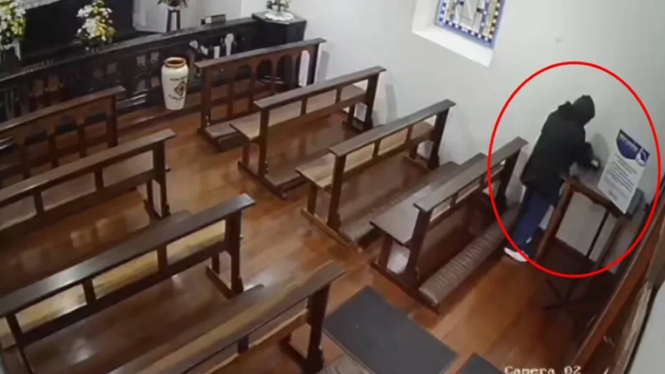 Homem invade igreja e rouba hóstias consagradas | Foto: Reprodução / Redes sociais