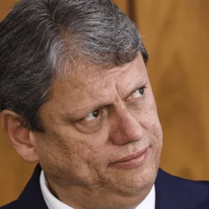 Coca-Cola com metanol? Governador pede desculpas após 'brincadeira'; veja | Foto: Internet/Reprodução