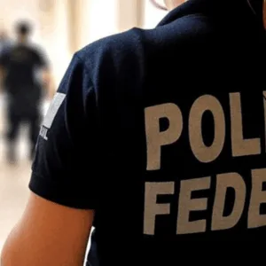Suspeito de crimes sexuais contra crianças é preso em Portugal e trazido a Santa Catarina | Imagem: Polícia Federal de SC