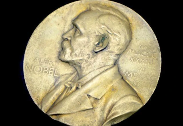 Medalha do Prêmio Nobel | Foto: Reprodução/SBT News