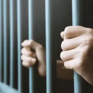 Suspeita de matar idoso e roubar o carro é presa em SC
