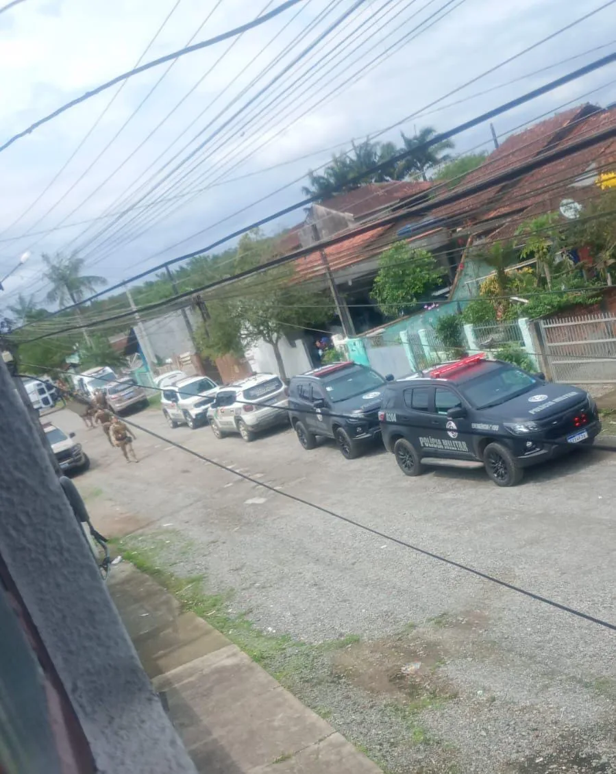 Venezuelano mantém namorada refém por 7 horas em Joinville