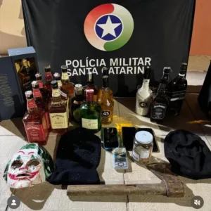 Polícia Militar prende dupla e recupera produtos furtados de loja em Lages | Foto: Polícia Militar