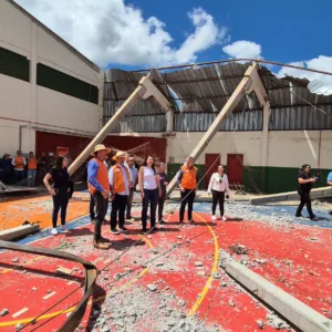 Depois de tornado destruir escola, Jorginho Mello anuncia bunkers em SC