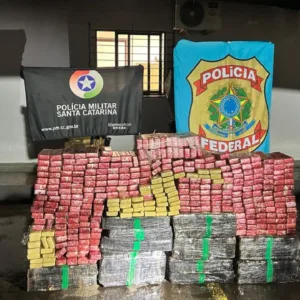 Ação conjunta apreende meia tonelada de maconha e prende dupla em Lages | Foto: Reprodução