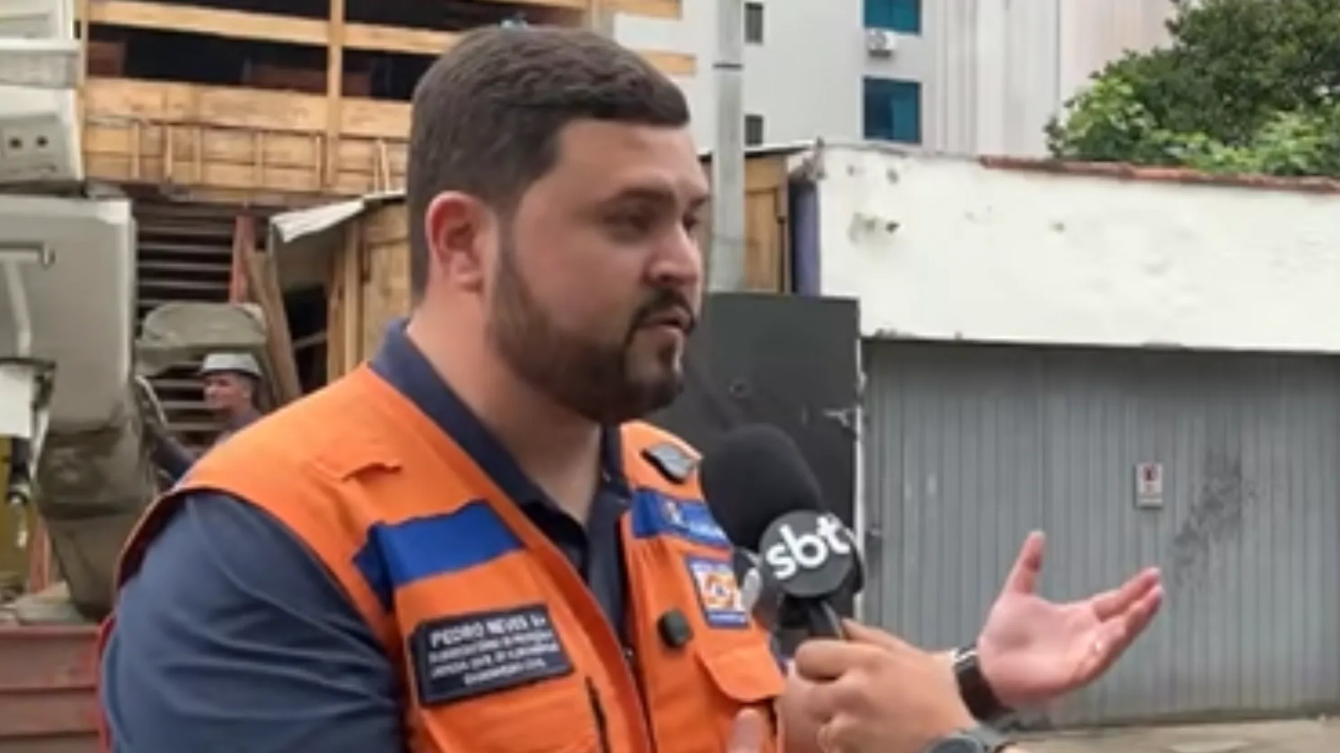 Acidente em obra deixa ao menos duas pessoas feridas em Florianópolis | Foto: Reprodução/SCC SBT