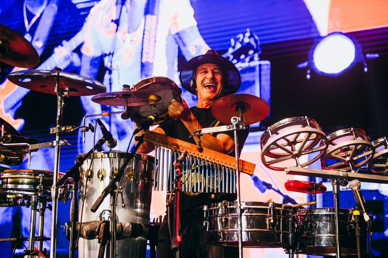 Dazaranha reúne mais de 20 mil pessoas em show gratuito na Beira-Mar Norte