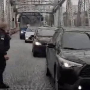 Engavetamento envolve cinco veículos na ponte Hercílio Luz nesta terça | Foto: Reprodução/GMF