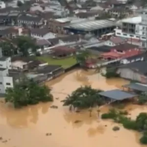 Governador Jorginho Mello garante R$ 7 milhões para reconstrução de Luiz Alves | Foto: Divulgação/Defesa Civil