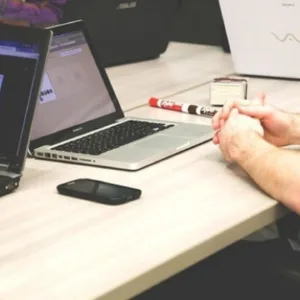 Justiça condena empresa a indenizar representante de Lages por comissões atrasadas | Imagem: Divulgação/Envato