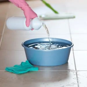 Menino de oito anos é socorrido após tomar água sanitária em SC