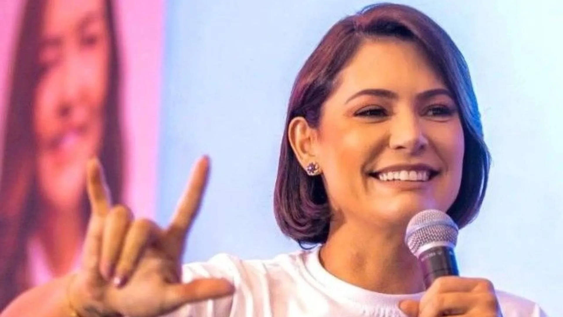 Michelle Bolsonaro é autorizada a visitar ex-presidente por Moraes | Foto: SBT News | Reprodução