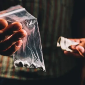 PM prende mulher suspeita de tráfico de drogas em carro de aplicativo em Lages | Imagem ilustrativa