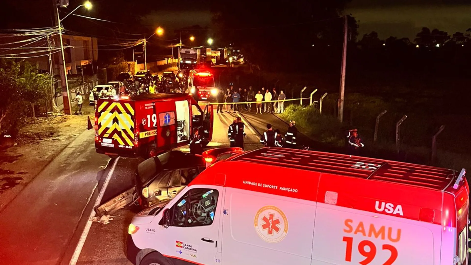 Imagens fortes! Carro e moto colidem e motociclista morre na hora em SC | Imagem: CBV de Ilhota