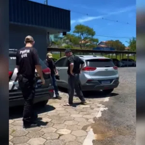 Dupla é presa por aplicar golpe de R$ 34 milhões e usar dinheiro em aposta online em SC