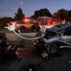 Imagens fortes! Casal morre após colisão frontal entre carro e moto na BR-280 em SC | Imagem: CBMSC