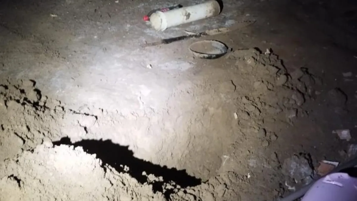 PM encontra buraco no porão da casa para possível ocultação de corpos após filho matar mãe e irmã em SC | Imagem: PM