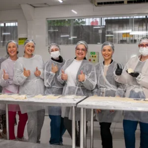 Empresárias da AEMFLO e CDL São José colocam “mão na massa” em visita técnica