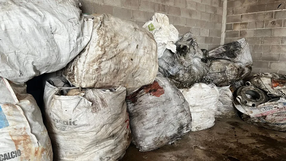 Caminhões com carga ilegal são flagrados em travessia clandestina na fronteira de SC | Imagem: PF