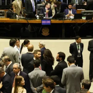 Câmara aprova projeto que amplia licença-paternidade para até 20 dias  - Imagem: Lula Marques/Agência Brasil