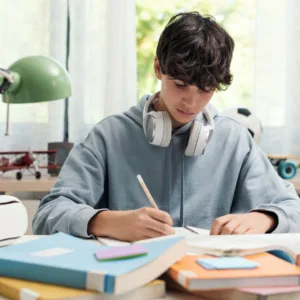 Reta final do ENEM: como revisar, o que estudar e dicas para a redação, segundo professores | Foto: reprodução. 