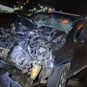 Homem morre preso às ferragens em colisão frontal na BR-282 em SC | Imagem: CBMSC